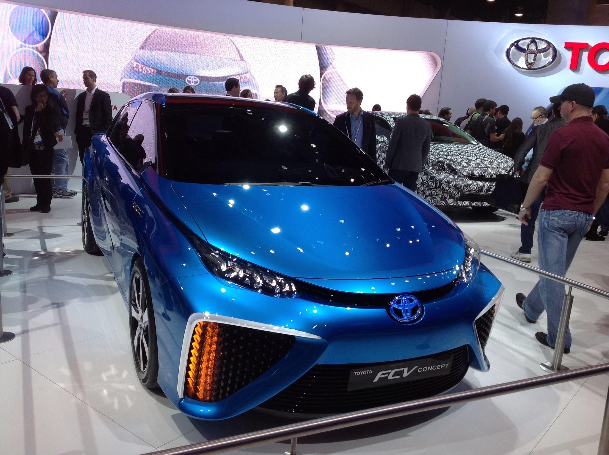 Toyota Fuel Cell Vehicle – hydrogen powered!